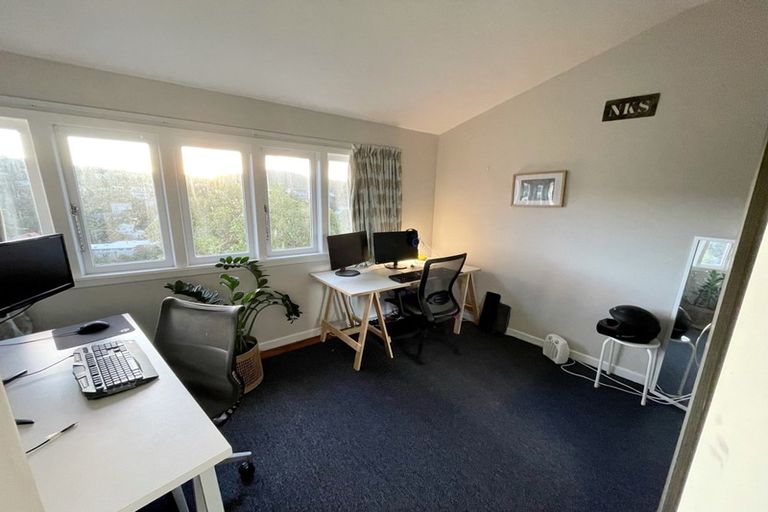 Photo of property in 45 Fairview Crescent, Kelburn, Wellington, 6012