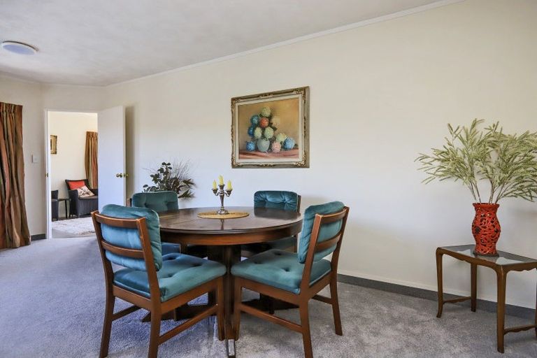 Photo of property in 21 Hyatt Grove, Greenmeadows, Napier, 4112