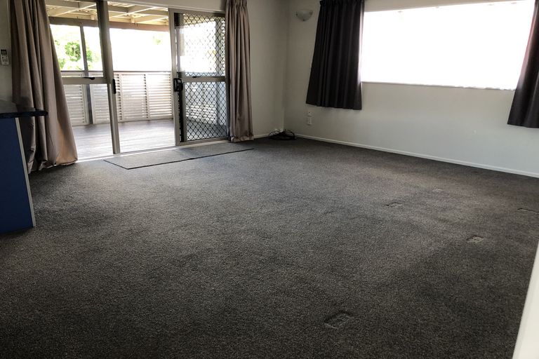 Photo of property in 7 Chilcott Road, Henderson, Auckland, 0612