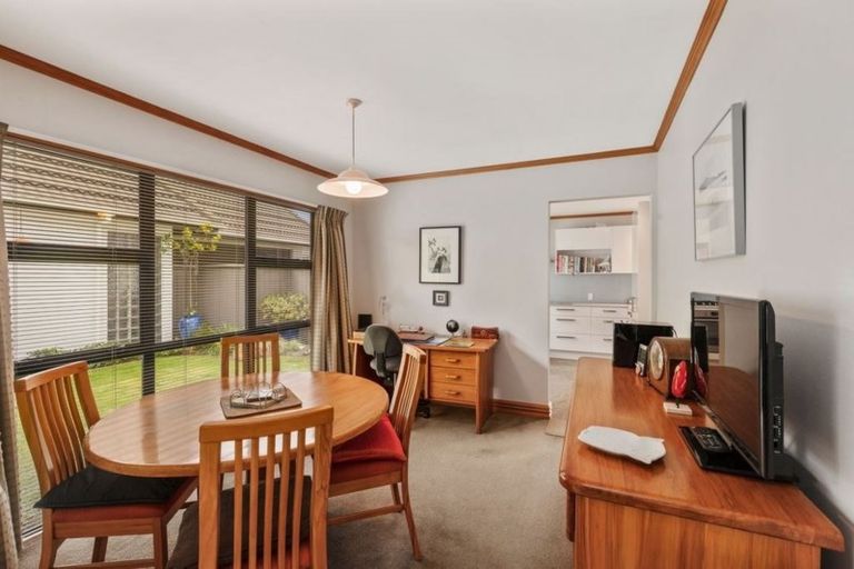 Photo of property in 2/4 Wai-iti Crescent, Woburn, Lower Hutt, 5010