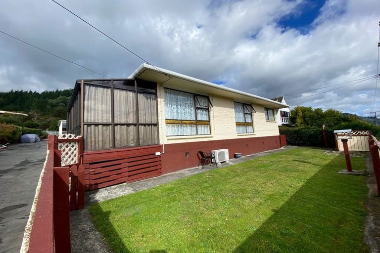 Photo of property in 162a Waikawa Road, Picton, 7220