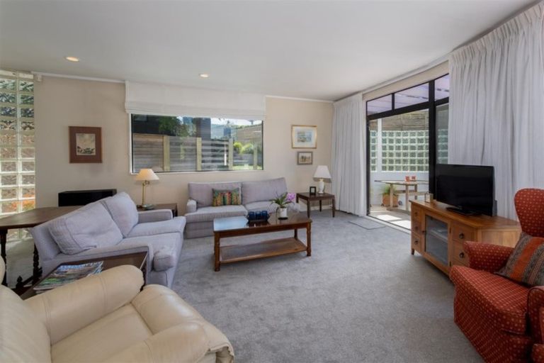 Photo of property in 1/103 Aberdeen Road, Castor Bay, Auckland, 0620