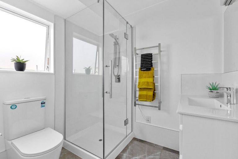 Photo of property in 3 Lakeside Drive, Orewa, 0931