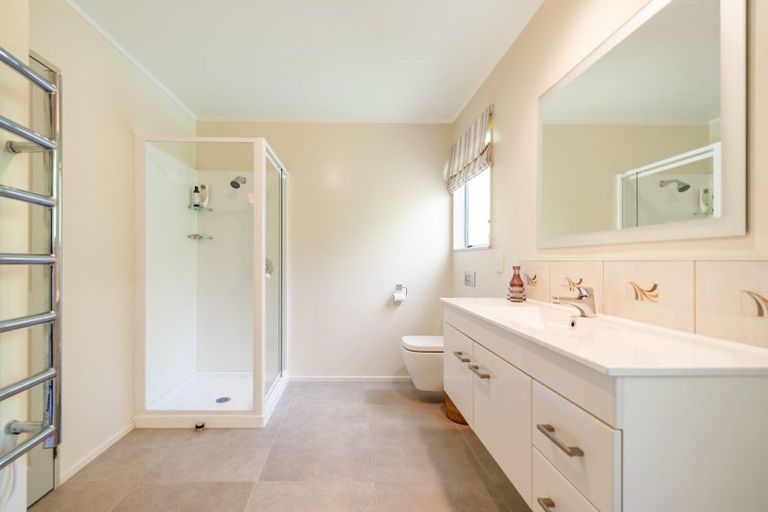 Photo of property in 88a Paremata Road, Paremata, Porirua, 5024