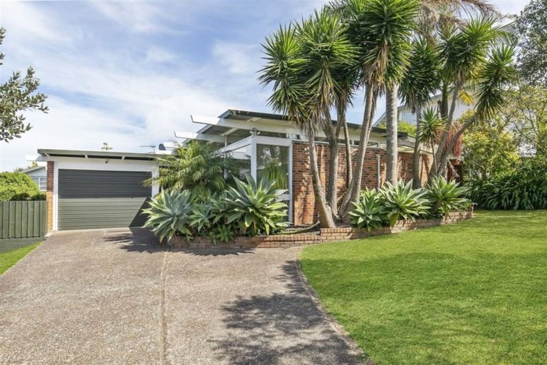 Photo of property in 98 Hillcrest Avenue, Hillcrest, Auckland, 0627