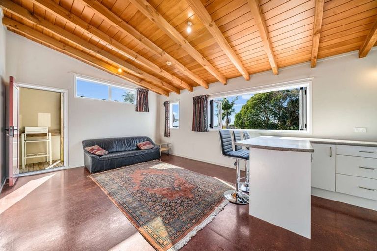 Photo of property in 46a Farquhar Road, Glendene, Auckland, 0602