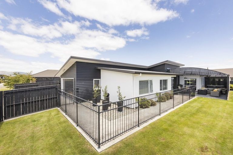 Photo of property in 2 Morocco Terrace, Kelvin Grove, Palmerston North, 4414