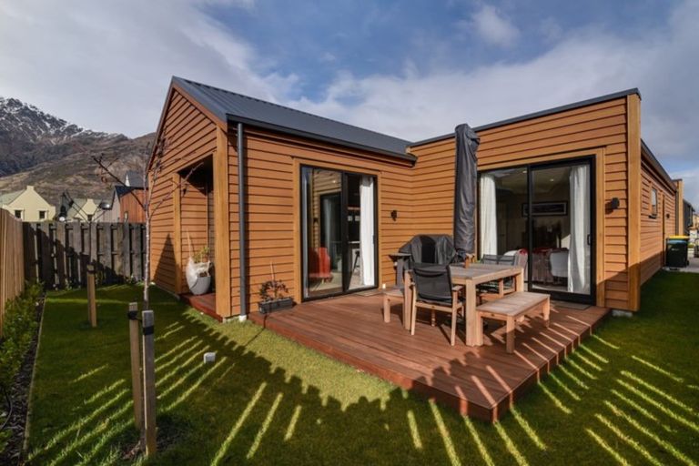 Photo of property in 3 Lorne Street, Lake Hayes, Queenstown, 9304