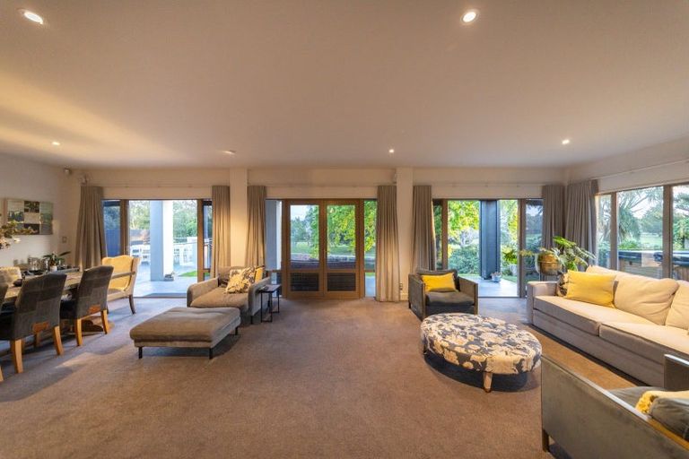 Photo of property in 15 Pastoral Lane, Hokowhitu, Palmerston North, 4410