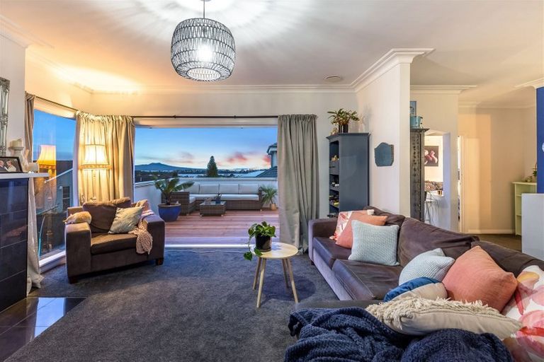 Photo of property in 1/39 Belmont Terrace, Milford, Auckland, 0620