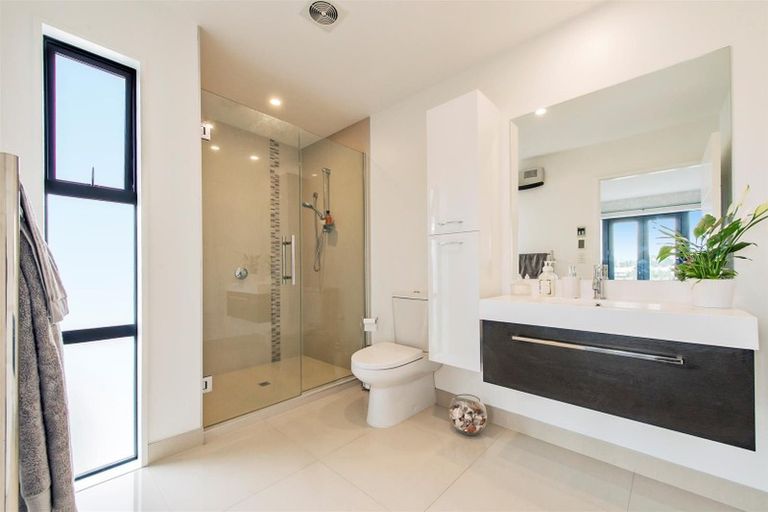 Photo of property in 100 Te Rito Street, Marshland, Christchurch, 8083