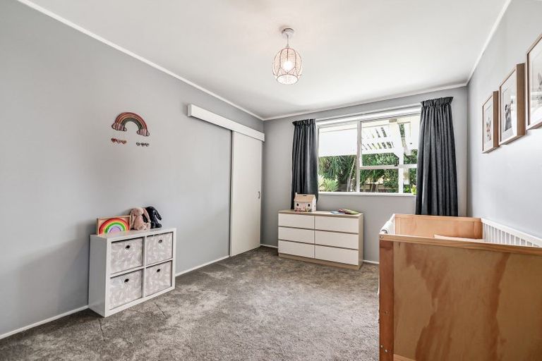 Photo of property in 102 Oakfield Crescent, Pukete, Hamilton, 3200