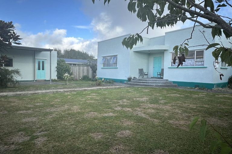 Photo of property in 74 Parris Street, Waitara, 4320