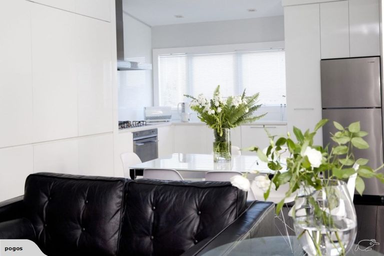 Photo of property in 1/185 Lake Road, Belmont, Auckland, 0622