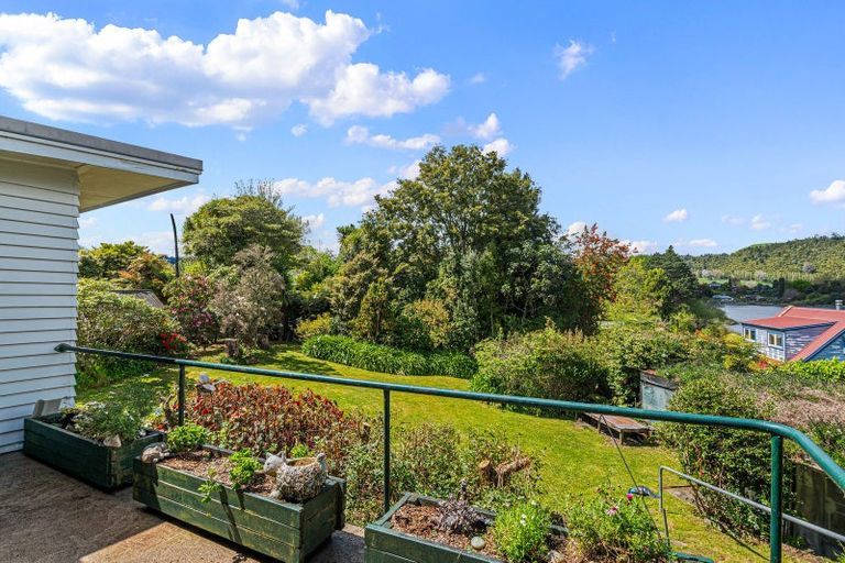 Photo of property in 33 Okareka Loop Road, Lake Okareka, Rotorua, 3076