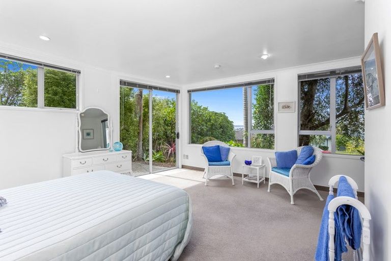 Photo of property in 88 Grovenor Drive, Orewa, 0931