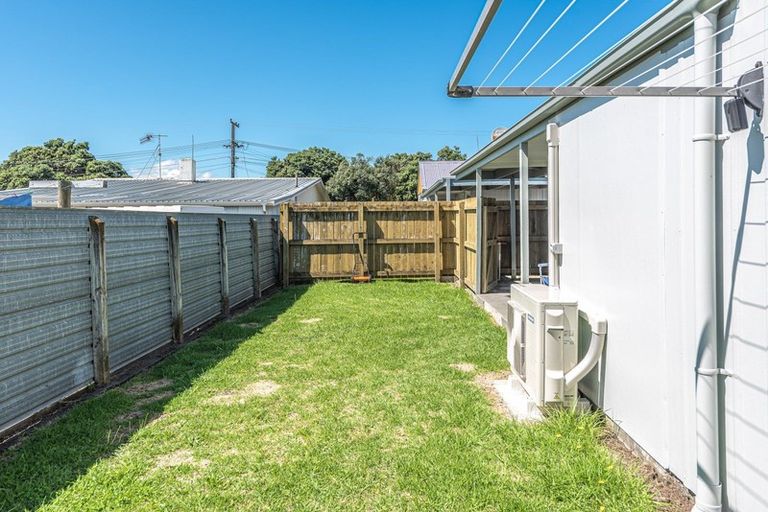 Photo of property in 21b Karewa Street, Castlecliff, Whanganui, 4501
