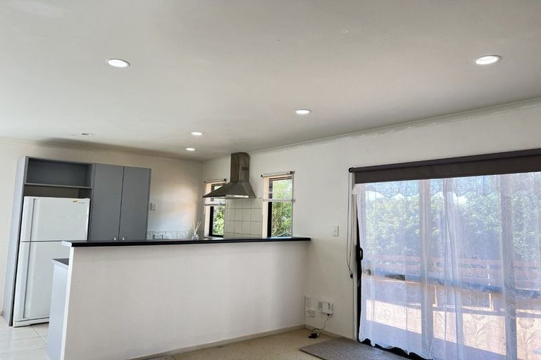 Photo of property in 43 Blease Street, New Lynn, Auckland, 0600