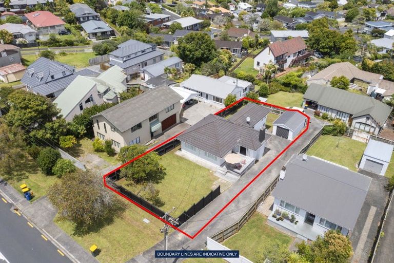 Photo of property in 1/232 East Coast Road, Forrest Hill, Auckland, 0620