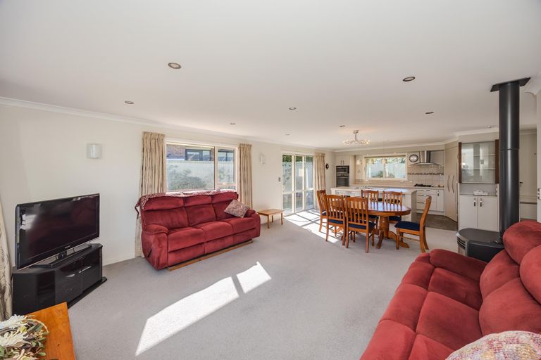 Photo of property in 62 Essex Street, Weston, Oamaru, 9401