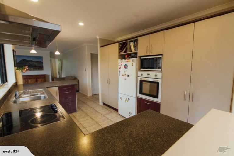 Photo of property in 16 Athfield Drive, Bethlehem, Tauranga, 3110