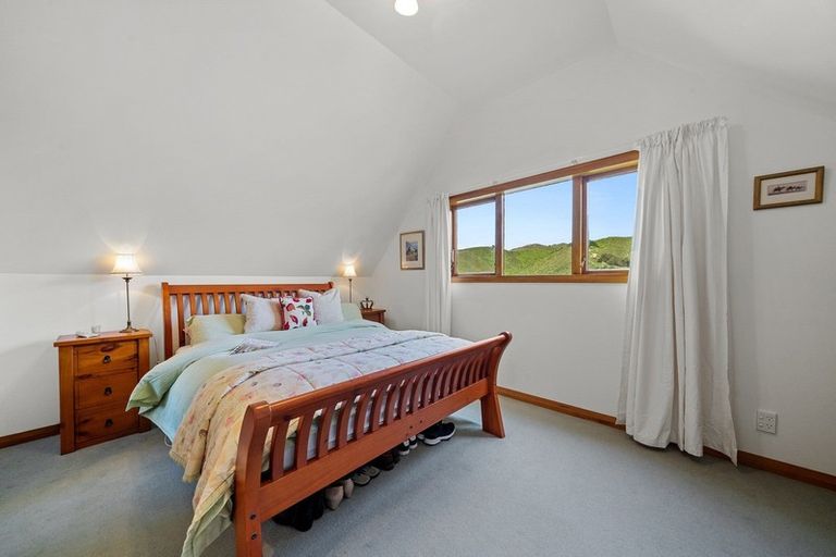 Photo of property in 1 Frobisher Street, Island Bay, Wellington, 6023