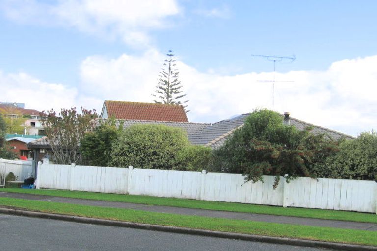 Photo of property in 1/3 Gilshennan Valley, Red Beach, 0932