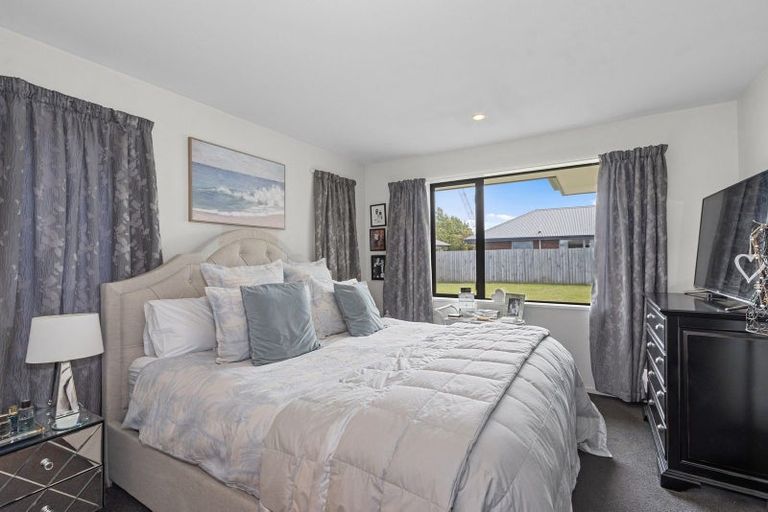 Photo of property in 23 Larne Place, Belfast, Christchurch, 8051