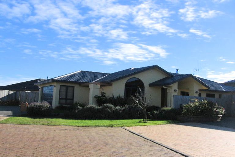 Photo of property in 5 Azara Court, Milson, Palmerston North, 4414