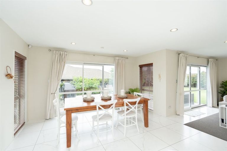 Photo of property in 60 Magellan Rise, Flagstaff, Hamilton, 3210