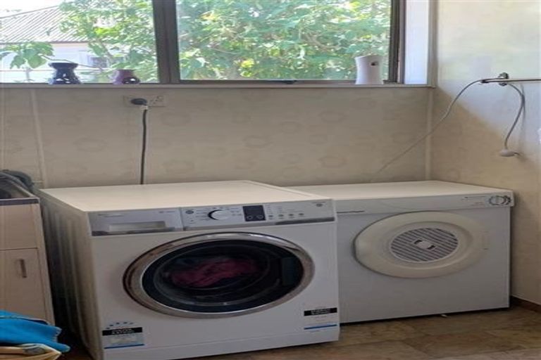 Photo of property in 100 Dorset Avenue, Lynmouth, New Plymouth, 4310