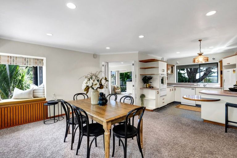 Photo of property in 15 Del Mar Place, Merrilands, New Plymouth, 4312