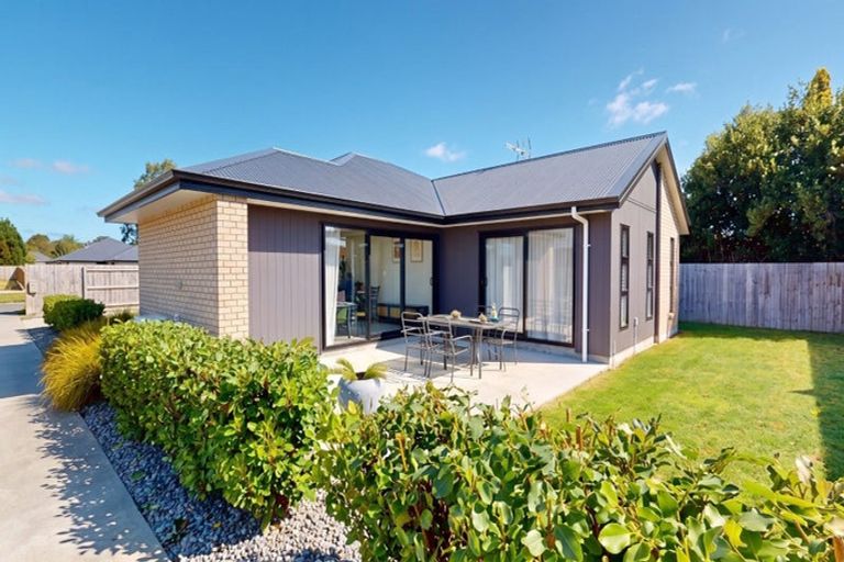 Photo of property in 166 Bridge Street, Bulls, 4818