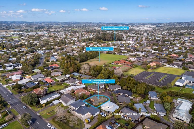 Photo of property in 17a Tirimoana Road, Te Atatu South, Auckland, 0602
