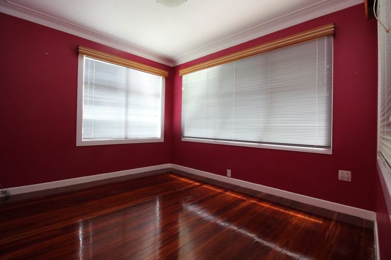 Photo of property in 1 Scott Avenue, Mangere Bridge, Auckland, 2022