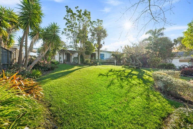 Photo of property in 391 Pine Valley Road, Dairy Flat, Silverdale, 0992