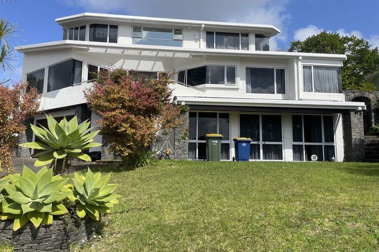Photo of property in 19 Calypso Place, Rothesay Bay, Auckland, 0630