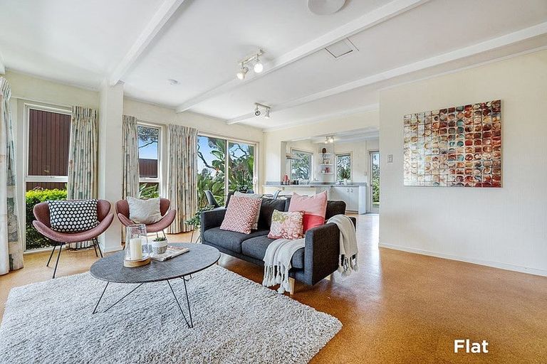 Photo of property in 913 Beach Road, Waiake, Auckland, 0630