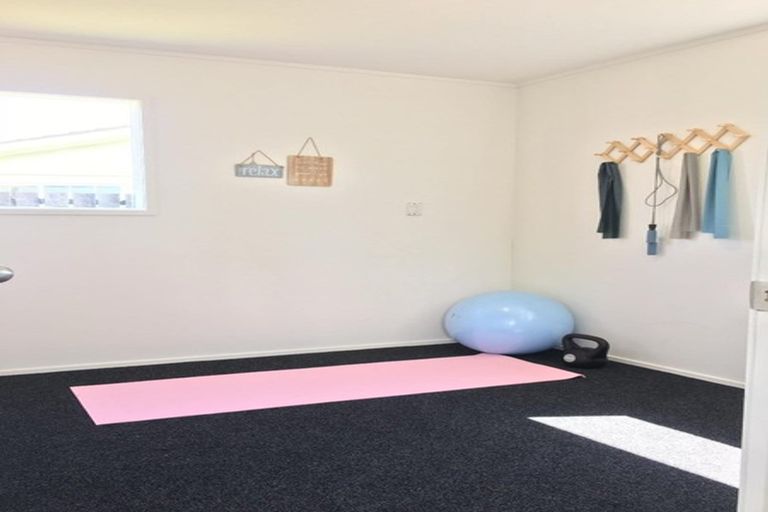 Photo of property in 19 Kennington Drive, Clendon Park, Auckland, 2103