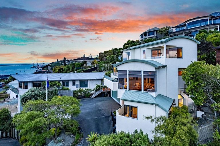 Photo of property in 31 The Cliffs, Britannia Heights, Nelson, 7010