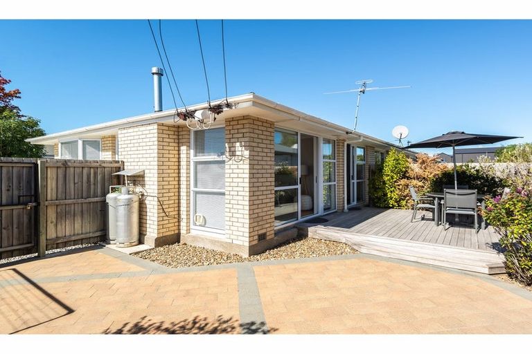 Photo of property in 1/38 North Avon Road, Richmond, Christchurch, 8013