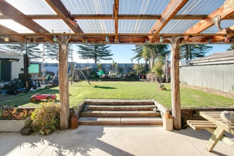 Photo of property in 6 Te Awa Avenue, Te Awa, Napier, 4110