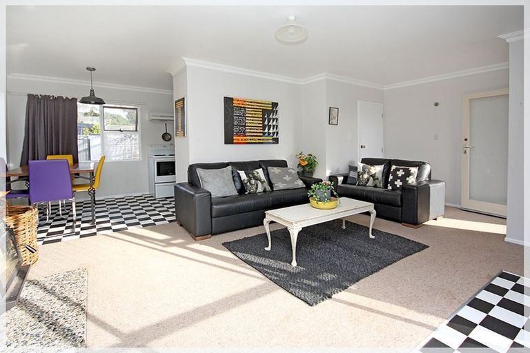 Photo of property in 49 Strathmore Avenue, Levin, 5510