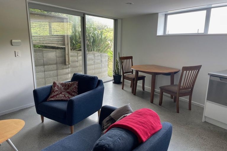 Photo of property in 6 Owhiro Bay Parade, Island Bay, Wellington, 6023