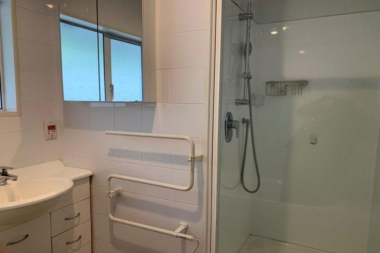 Photo of property in 1/11 Memorial Avenue, Ilam, Christchurch, 8053