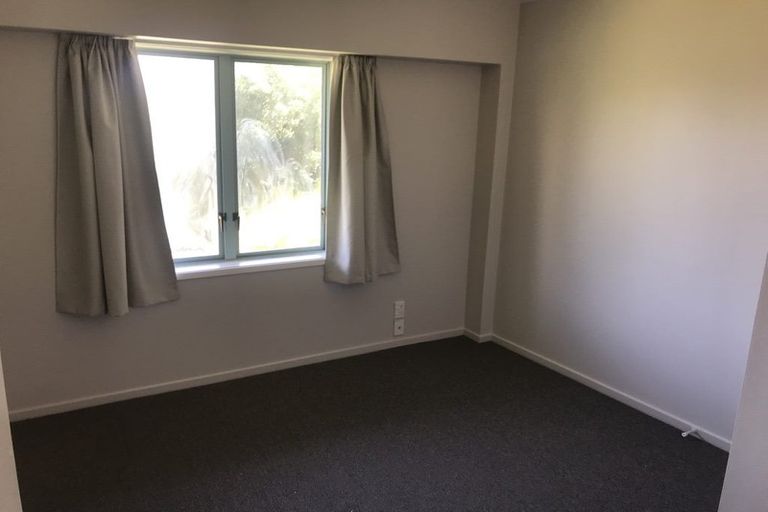 Photo of property in 2/93a Kelburn Parade, Kelburn, Wellington, 6012