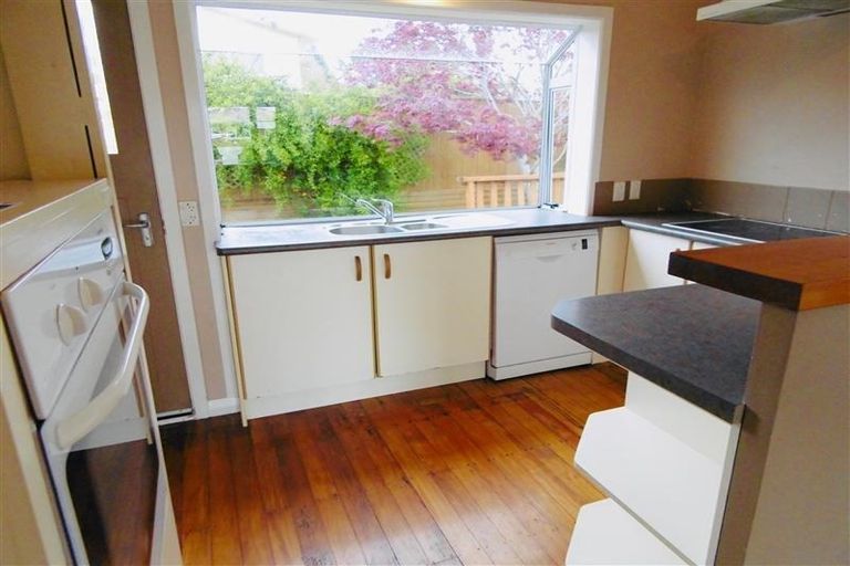 Photo of property in 292 Huatoki Street, Upper Vogeltown, New Plymouth, 4310