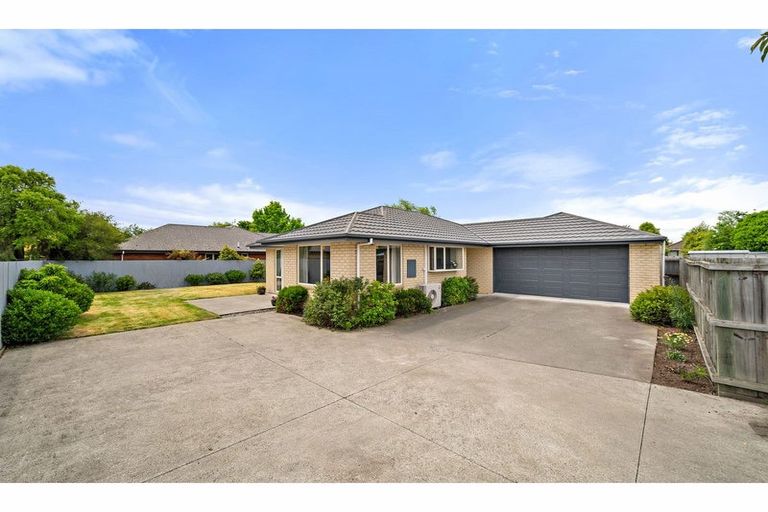 Photo of property in 402a Yaldhurst Road, Russley, Christchurch, 8042