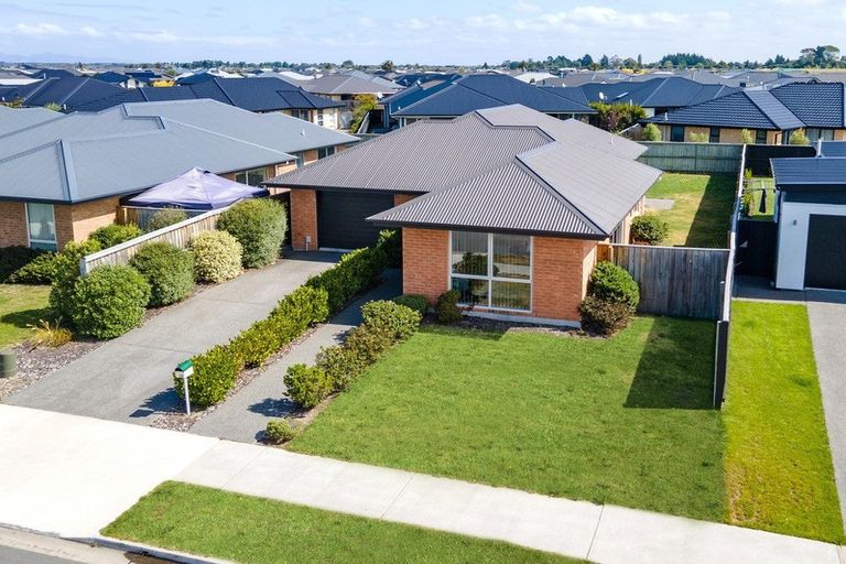 Photo of property in 39 Sutherland Drive, Kaiapoi, 7630