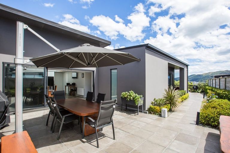 Photo of property in 55 Queen Charlotte Drive, Aotea, Porirua, 5024